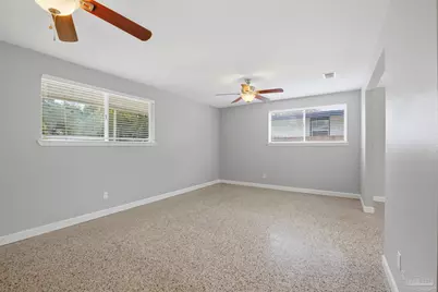 302 Loruna Dr, Gulf Breeze, FL 32561 - Photo 9