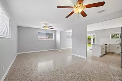 302 Loruna Dr, Gulf Breeze, FL 32561 - Photo 7