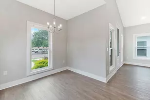 241 N H St, Pensacola, FL 32502 - Photo 11