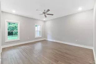 241 N H St, Pensacola, FL 32502 - Photo 5