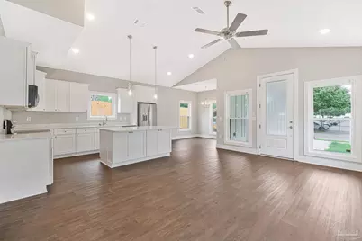 241 N H St, Pensacola, FL 32502 - Photo 9