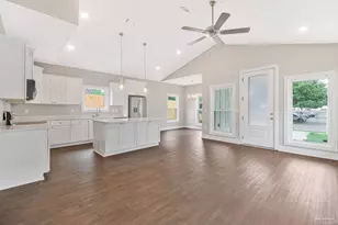 241 N H St, Pensacola, FL 32502 - Photo 9