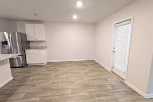 10557 Queens Gate Cir, Pensacola, FL 32506 - Photo 3