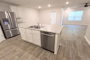 10557 Queens Gate Cir, Pensacola, FL 32506 - Photo 7