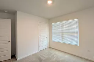 10557 Queens Gate Cir, Pensacola, FL 32506 - Photo 9