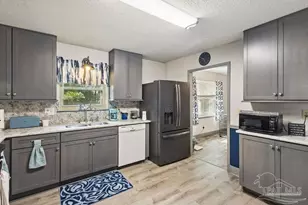5329 Casper Cir, Milton, FL 32570 - Photo 3