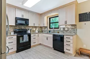 7605 Old Hickory Dr, Pensacola, FL 32507 - Photo 9