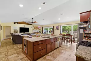 952 Lake Aire Dr, Pensacola, FL 32506 - Photo 9