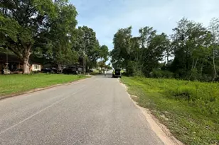 999 New Haven Dr, Cantonment, FL 32533 - Photo 9