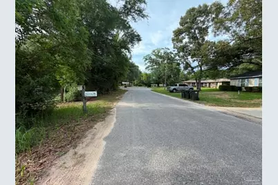 999 New Haven Dr, Cantonment, FL 32533 - Photo 7