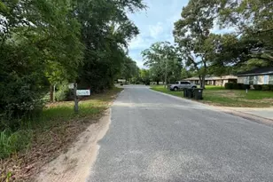 999 New Haven Dr, Cantonment, FL 32533 - Photo 7