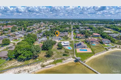 2005 Riviera Ln, Navarre, FL 32566 - Photo 9