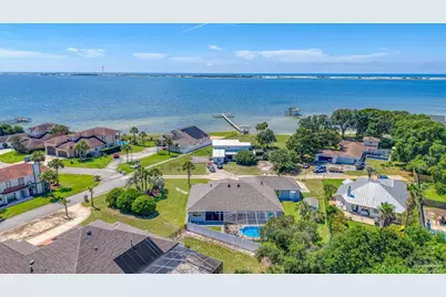 2005 Riviera Ln, Navarre, FL 32566 - Photo 1