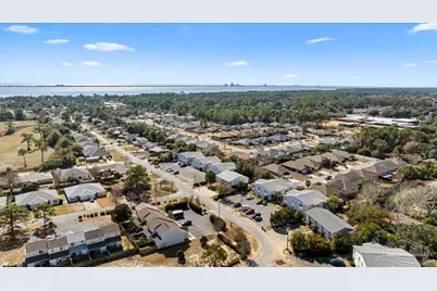 1301 Redwood Ln #F, Gulf Breeze, FL 32563 - Photo 21