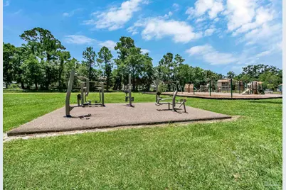 200 S 2nd St, Pensacola, FL 32507 - Photo 15