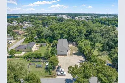 216 Broadmoor Ln, Pensacola, FL 32507 - Photo 3