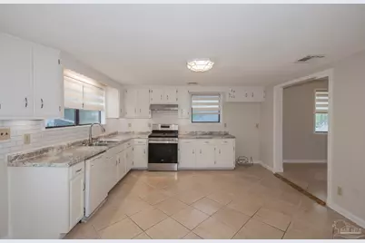 211 Berry Rd, Pensacola, FL 32507 - Photo 7