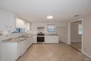 211 Berry Rd, Pensacola, FL 32507 - Photo 7