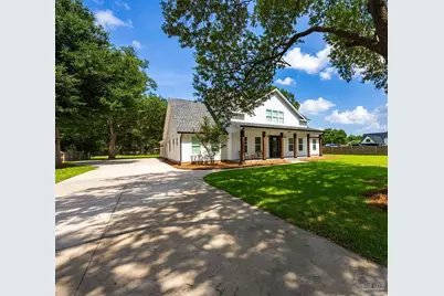 7462 Woodside Rd, Pensacola, FL 32526 - Photo 1