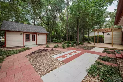 2020 E Bobe St, Pensacola, FL 32503 - Photo 9