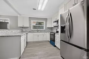 6425 Aspen Ave, Milton, FL 32570 - Photo 3