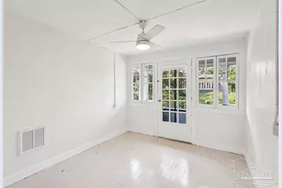 600 E Jackson St, Pensacola, FL 32501 - Photo 25