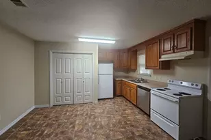 2040 E Roberts Rd, Pensacola, FL 32534 - Photo 3