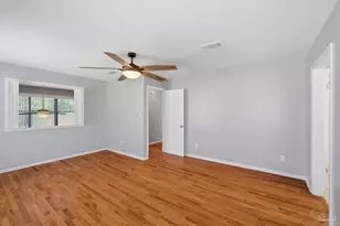 1841 E Smugglers Cove Dr, Gulf Breeze, FL 32563 - Photo 37