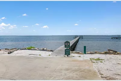 1841 E Smugglers Cove Dr, Gulf Breeze, FL 32563 - Photo 47