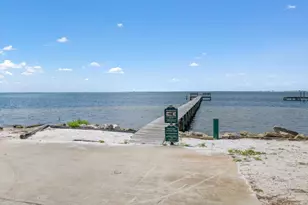 1841 E Smugglers Cove Dr, Gulf Breeze, FL 32563 - Photo 47