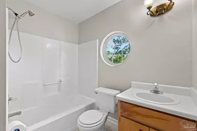 1026 Woodlore Cir, Gulf Breeze, FL 32563 - Photo 31