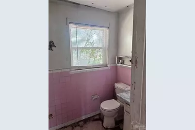 5040 Fairfield Dr, Pensacola, FL 32506 - Photo 11