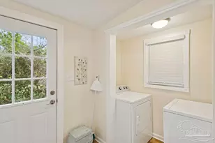 208 S Devillers St, Pensacola, FL 32502 - Photo 11