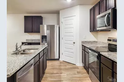 7332 Lakeside Oak Ct, Pensacola, FL 32526 - Photo 5
