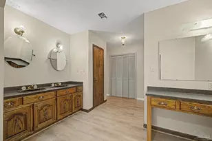 5580 Woodridge Dr, Milton, FL 32570 - Photo 13