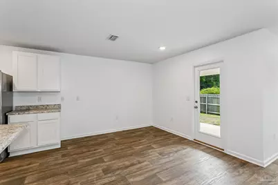 10501 Queens Gate Cir, Pensacola, FL 32506 - Photo 7