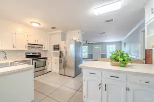 5800 Wickford Ln, Pensacola, FL 32526 - Photo 9