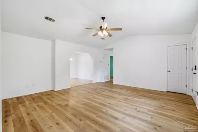 4233 Seminole Trl, Milton, FL 32583 - Photo 11