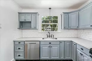 9 E Strong St, Pensacola, FL 32501 - Photo 15