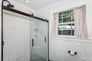 9 E Strong St, Pensacola, FL 32501 - Photo 23