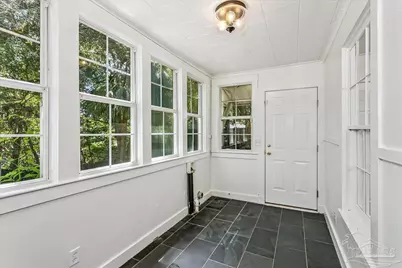9 E Strong St, Pensacola, FL 32501 - Photo 17