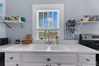 19 N G St, Pensacola, FL 32502 - Photo 9