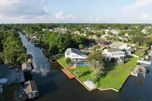 1672 Kauai Ct, Gulf Breeze, FL 32563 - Photo 1
