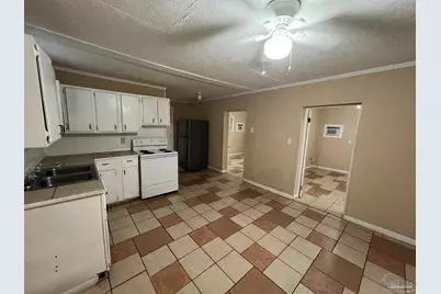 606 Elizabeth St, Pensacola, FL 32507 - Photo 3