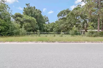 1903 John Caroll Dr, Pensacola, FL 32504 - Photo 3