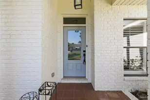 1194 Jaguar Cir, Gulf Breeze, FL 32563 - Photo 5