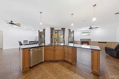 1194 Jaguar Cir, Gulf Breeze, FL 32563 - Photo 53