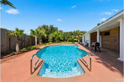 1194 Jaguar Cir, Gulf Breeze, FL 32563 - Photo 3