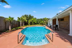 1194 Jaguar Cir, Gulf Breeze, FL 32563 - Photo 3