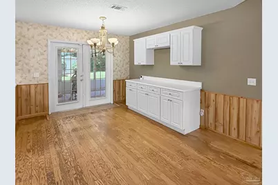 5729 Lia Dr, Milton, FL 32570 - Photo 9